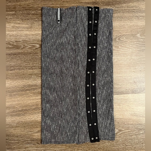 Lululemon Vinyasa Scarf Rulu in Coco Pique Black - Picture 2 of 5